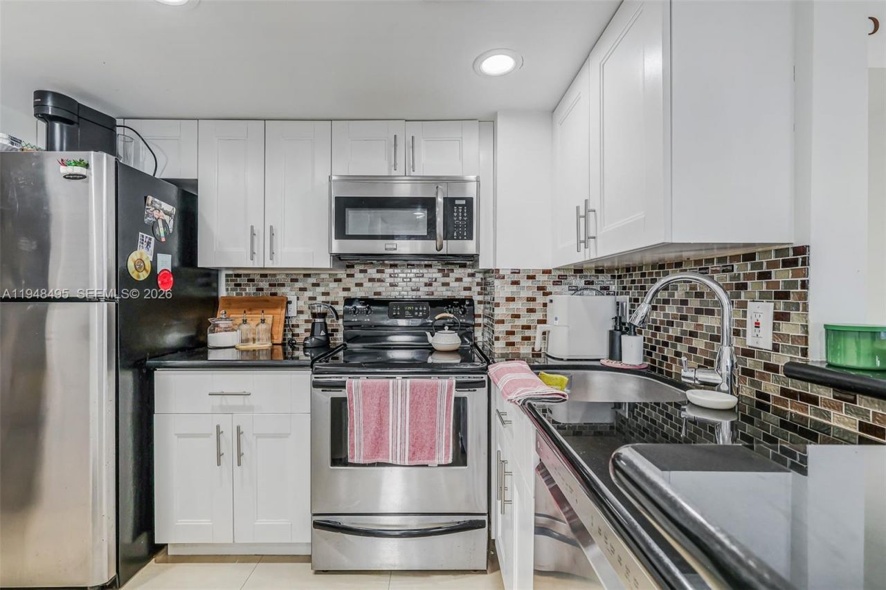 770 Claughton Island Dr , Unit 409, Miami, FL 33131 Photo