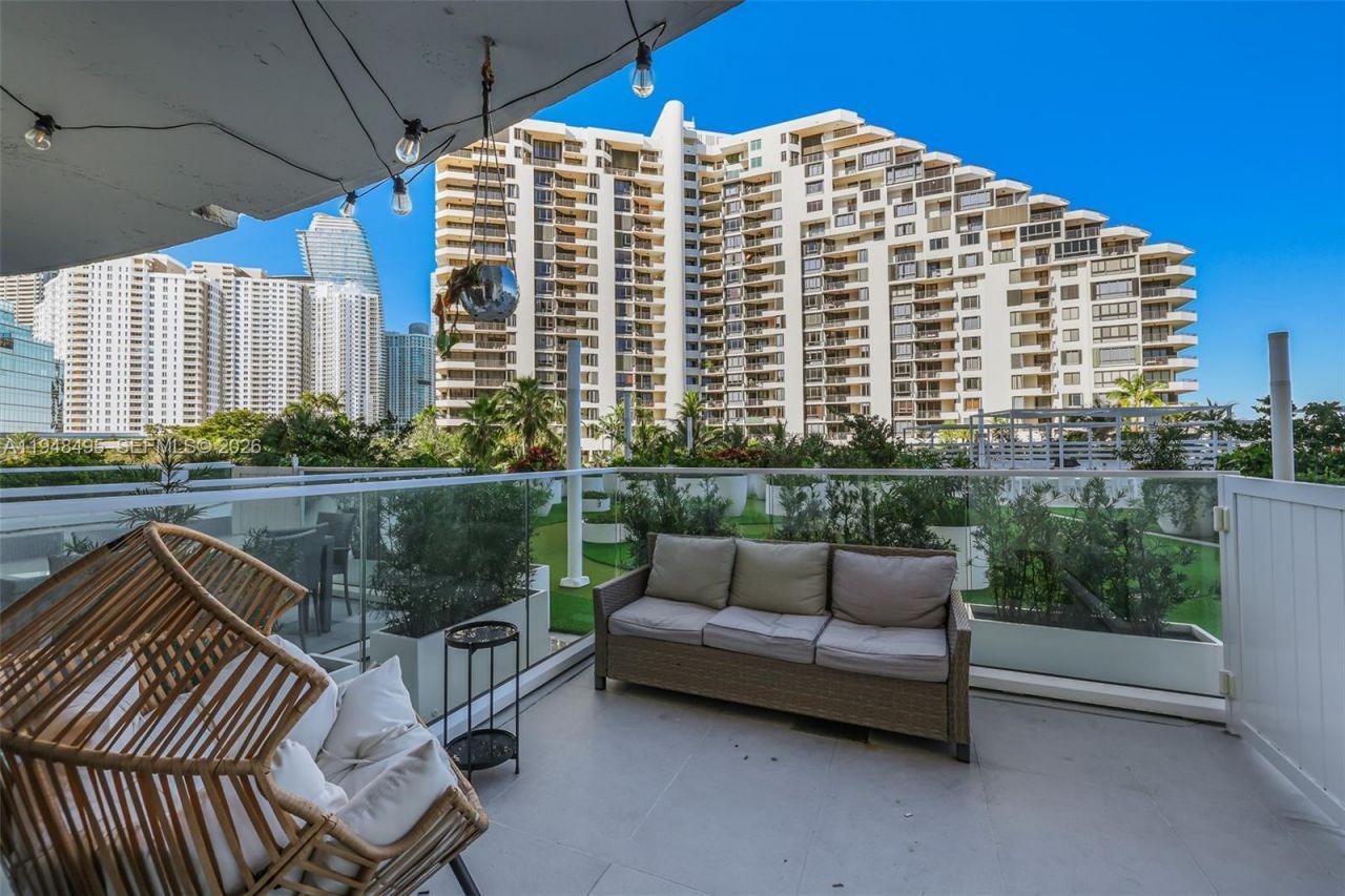 770 Claughton Island Dr , Unit 409, Miami, FL 33131 Photo