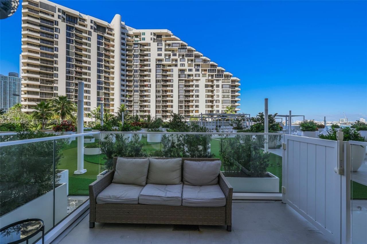 770 Claughton Island Dr , Unit 409, Miami, FL 33131 Photo