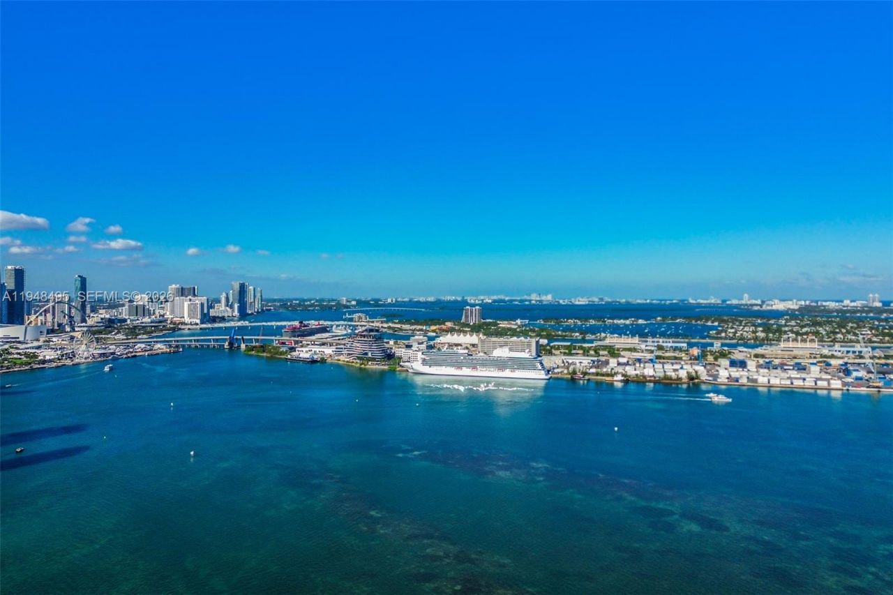 770 Claughton Island Dr , Unit 409, Miami, FL 33131 Photo