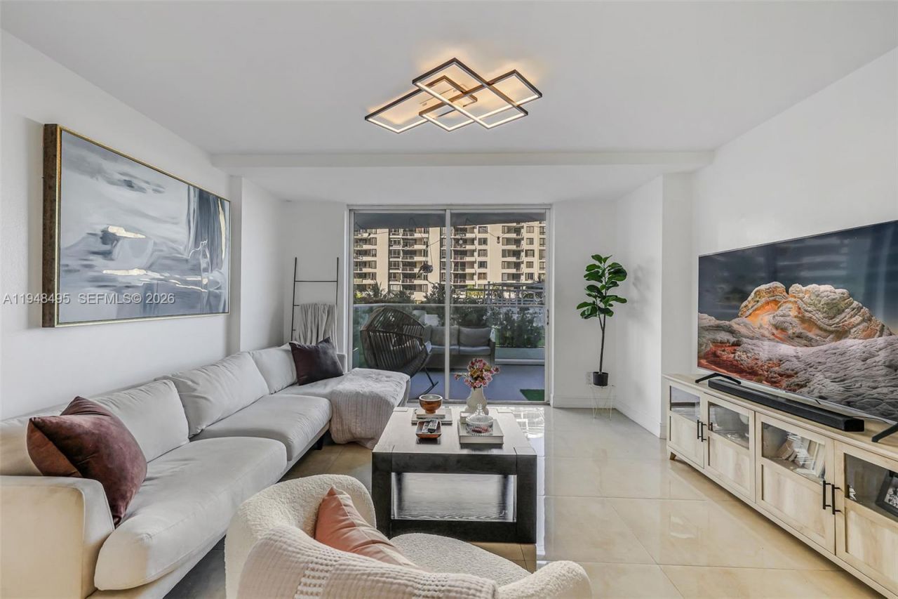 770 Claughton Island Dr , Unit 409, Miami, FL 33131 Photo