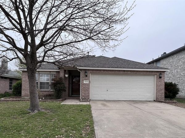 1033 Harriman Drive, Saginaw, TX 76131