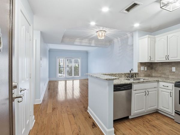 5400 PARK AVE, Unit 306, Memphis, TN 38119