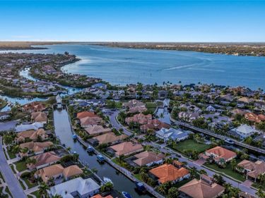 525 MAST DRIVE, BRADENTON, FL 34208