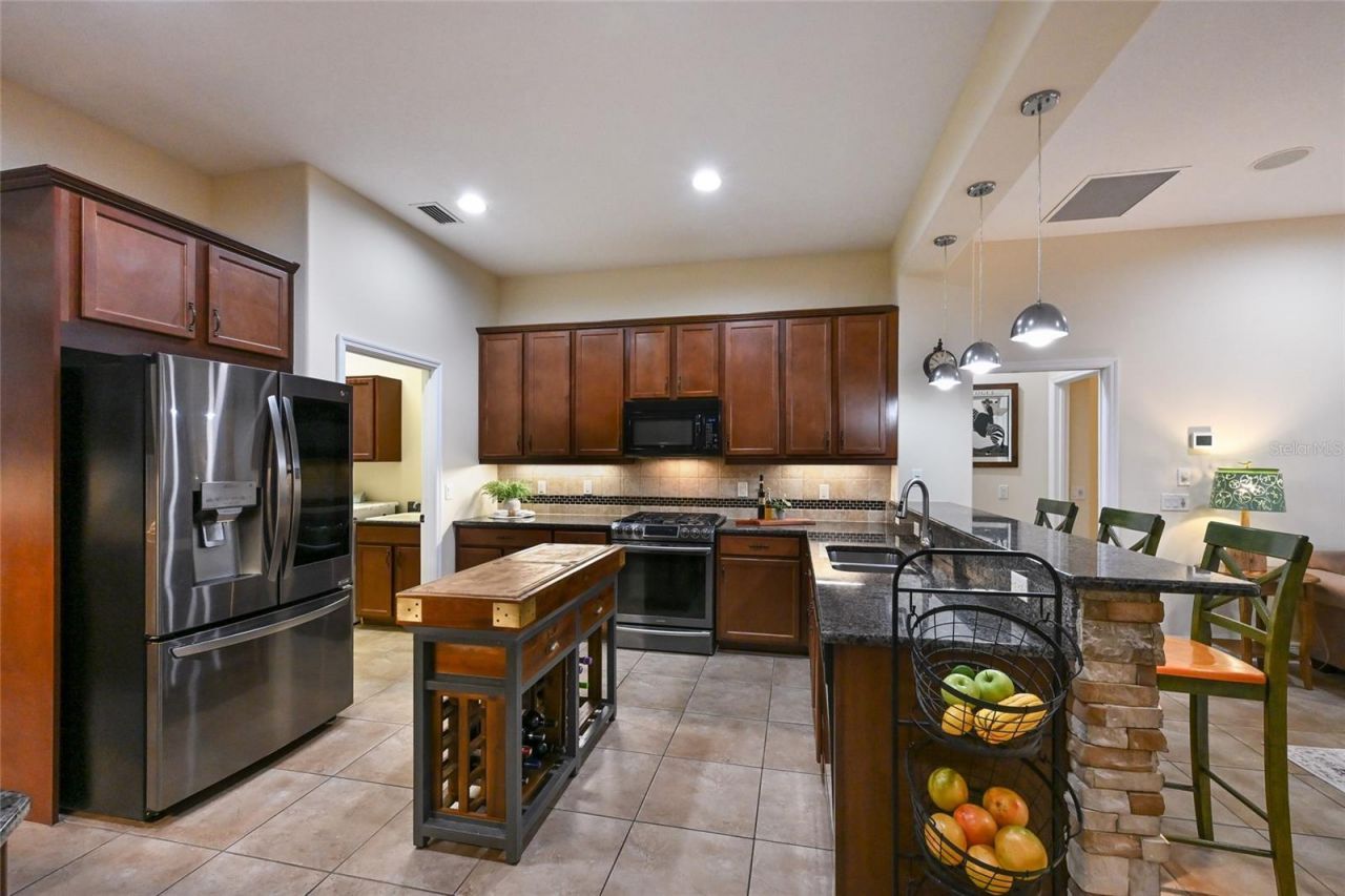 525 Mast Drive, Bradenton, FL 34208 Photo