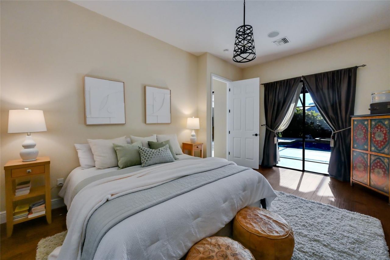 525 Mast Drive, Bradenton, FL 34208 Photo