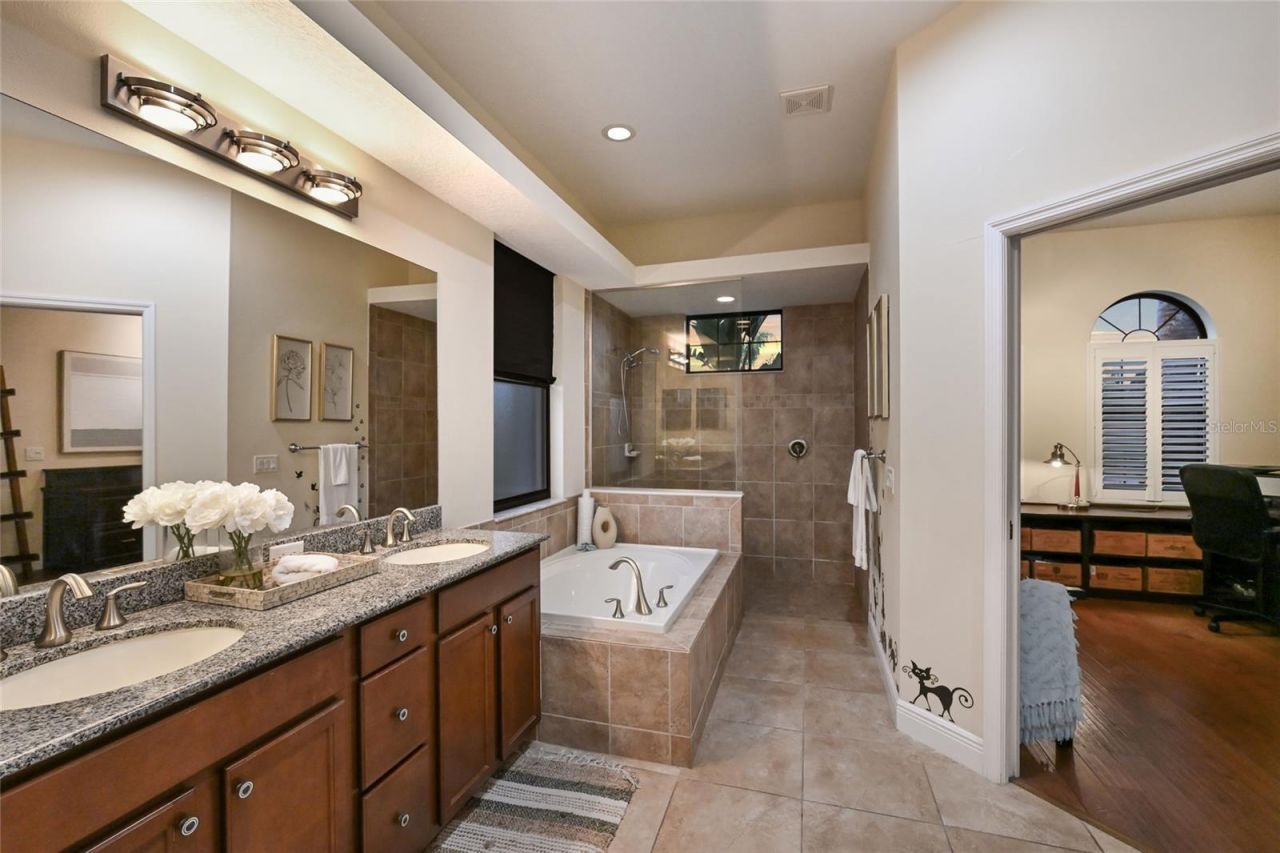 525 Mast Drive, Bradenton, FL 34208 Photo