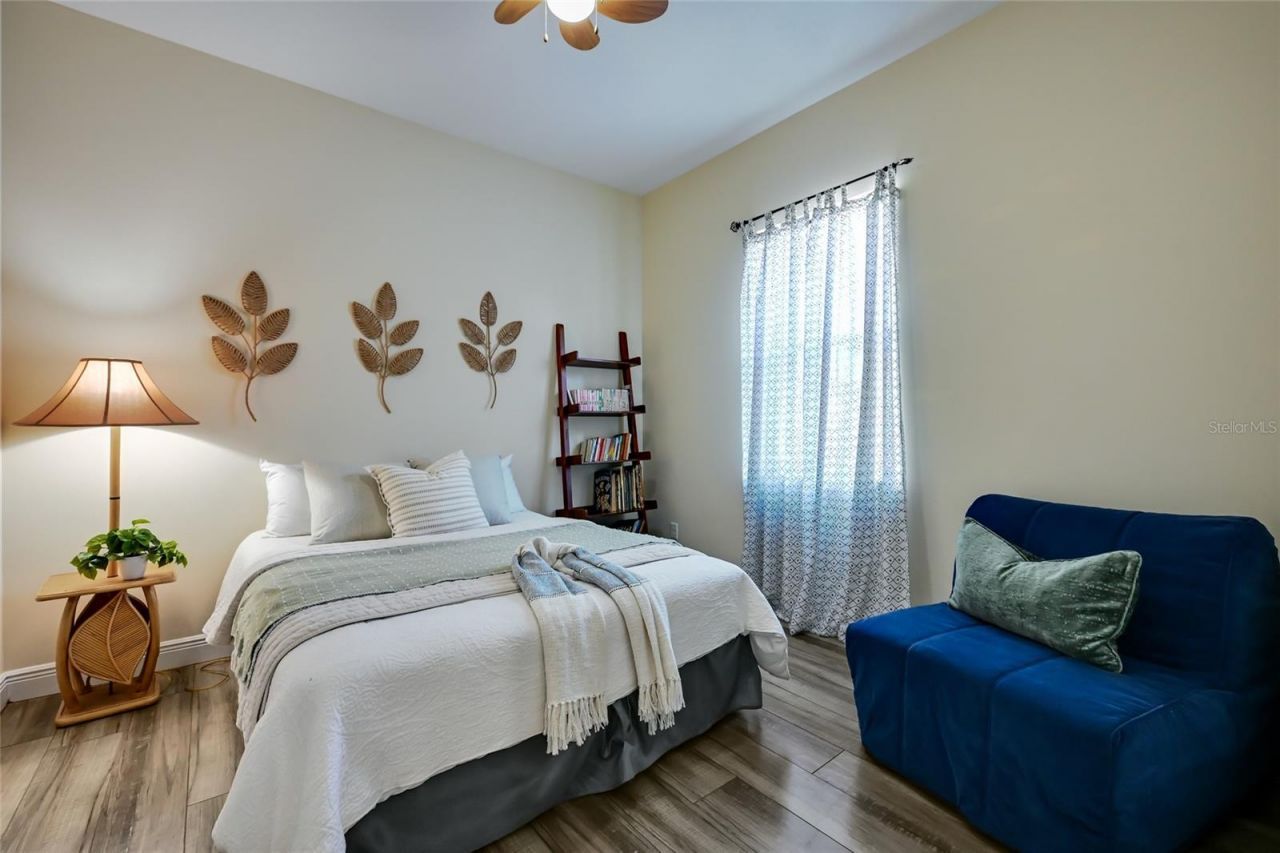 525 Mast Drive, Bradenton, FL 34208 Photo