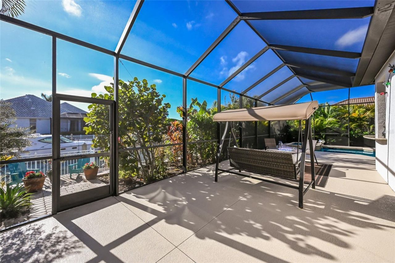 525 Mast Drive, Bradenton, FL 34208 Photo