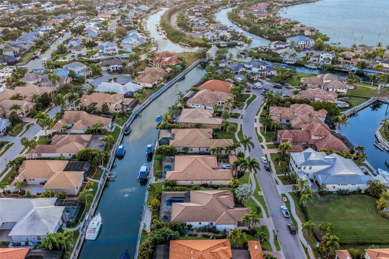 525 Mast Drive, Bradenton, FL 34208 Photo