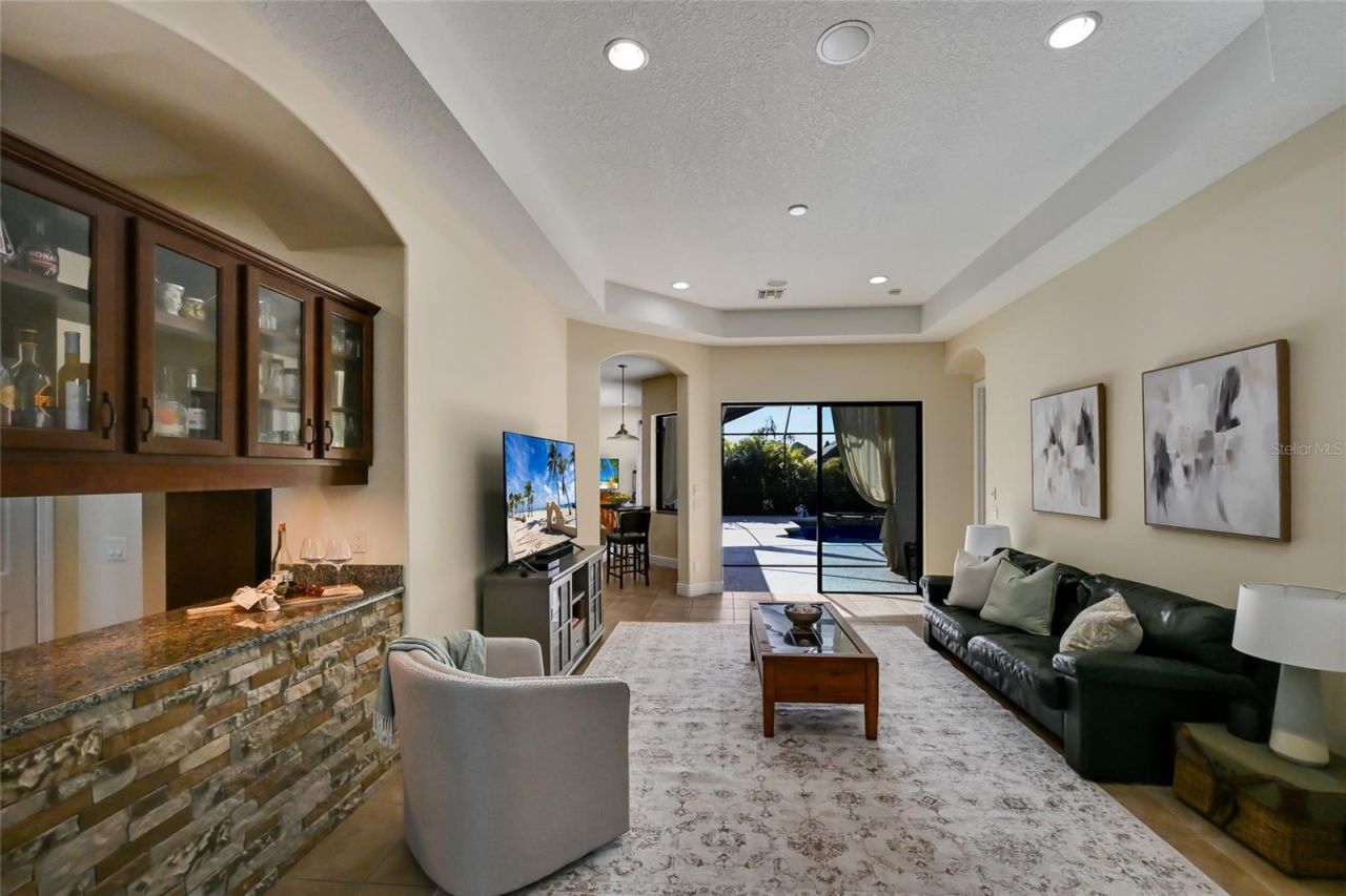 525 Mast Drive, Bradenton, FL 34208 Photo