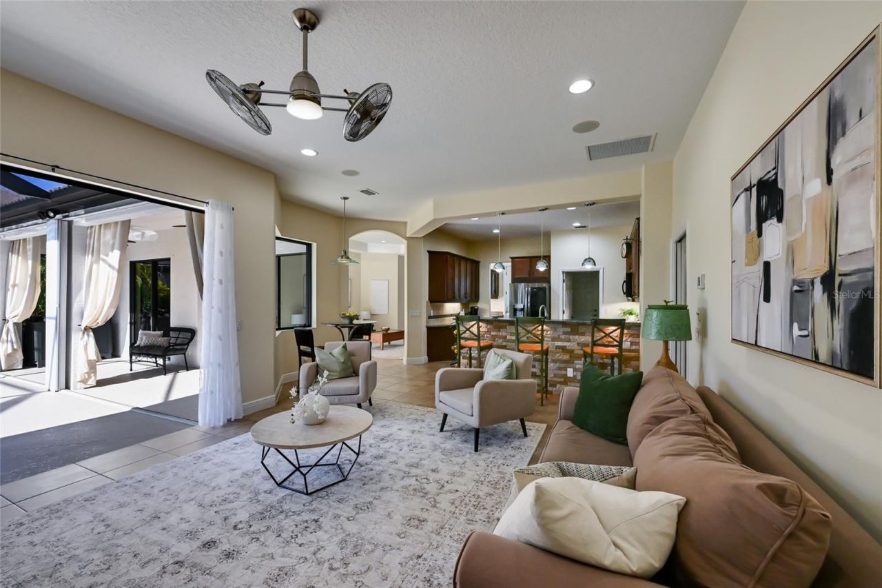 525 Mast Drive, Bradenton, FL 34208 Photo