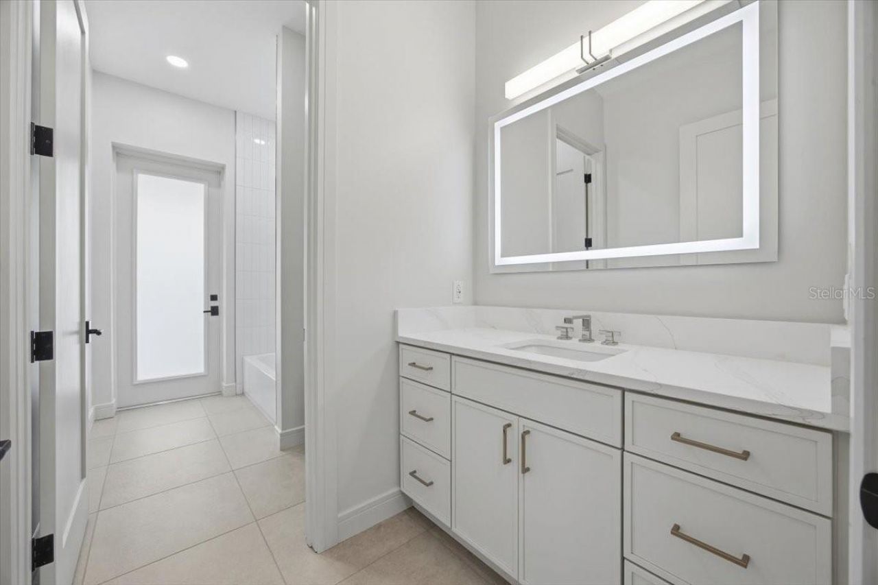 104 S Maki Road, Plant City, FL 33563 Photo