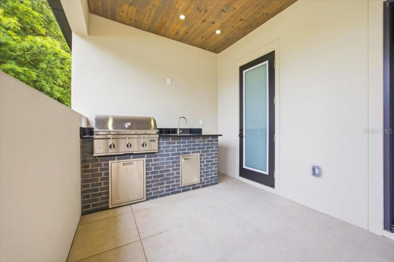 104 S Maki Road, Plant City, FL 33563 Photo