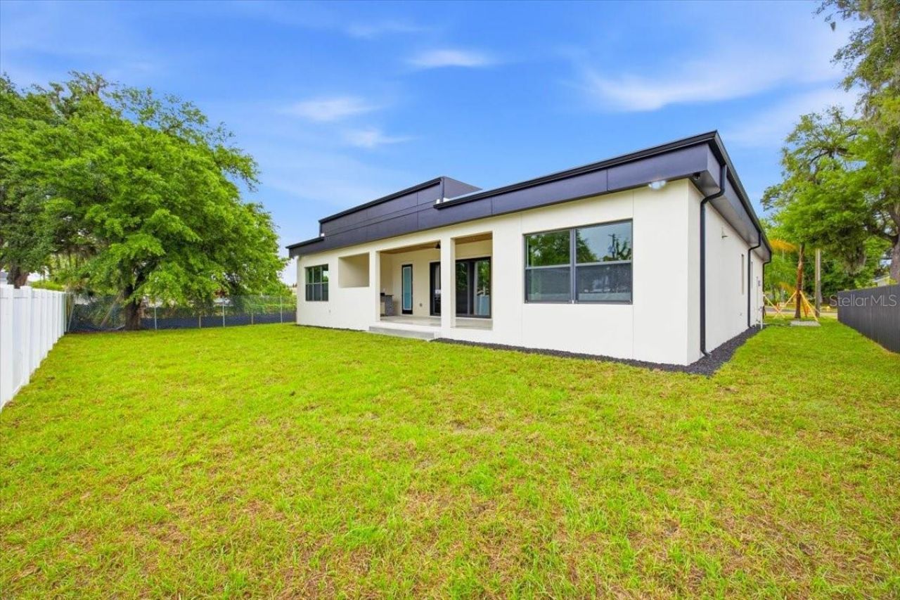 104 S Maki Road, Plant City, FL 33563 Photo