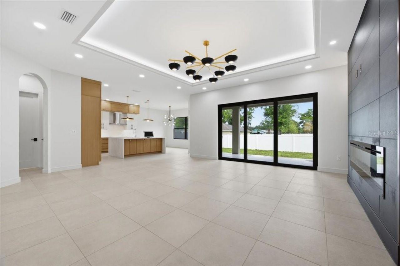 104 S Maki Road, Plant City, FL 33563 Photo