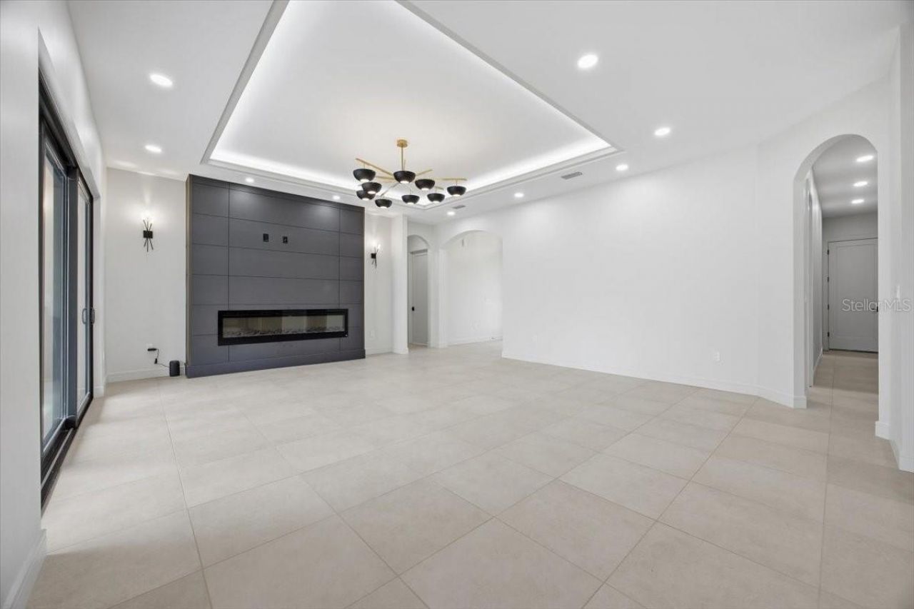 104 S Maki Road, Plant City, FL 33563 Photo