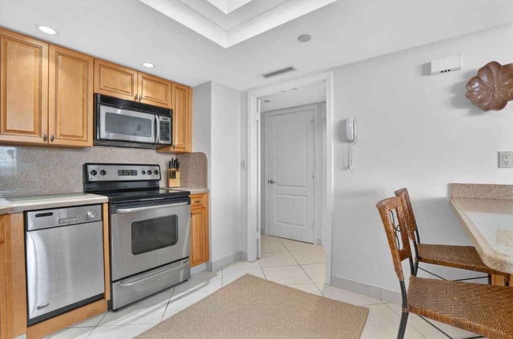 5080 N Ocean Drive, Unit 20c, Singer Island, FL 33404 Photo