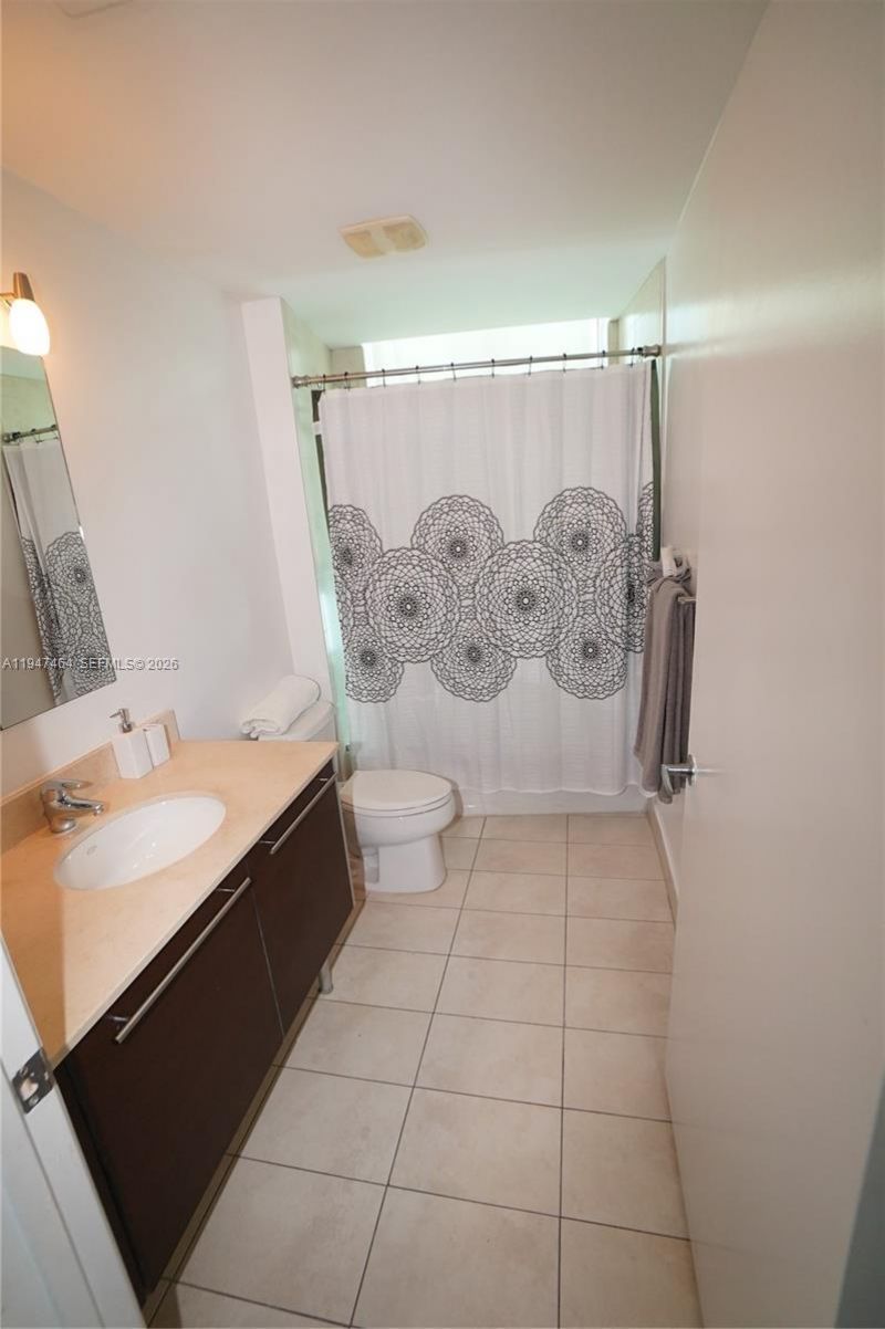 1900 N Bayshore Dr, Unit 2510, Miami, FL 33132 Photo