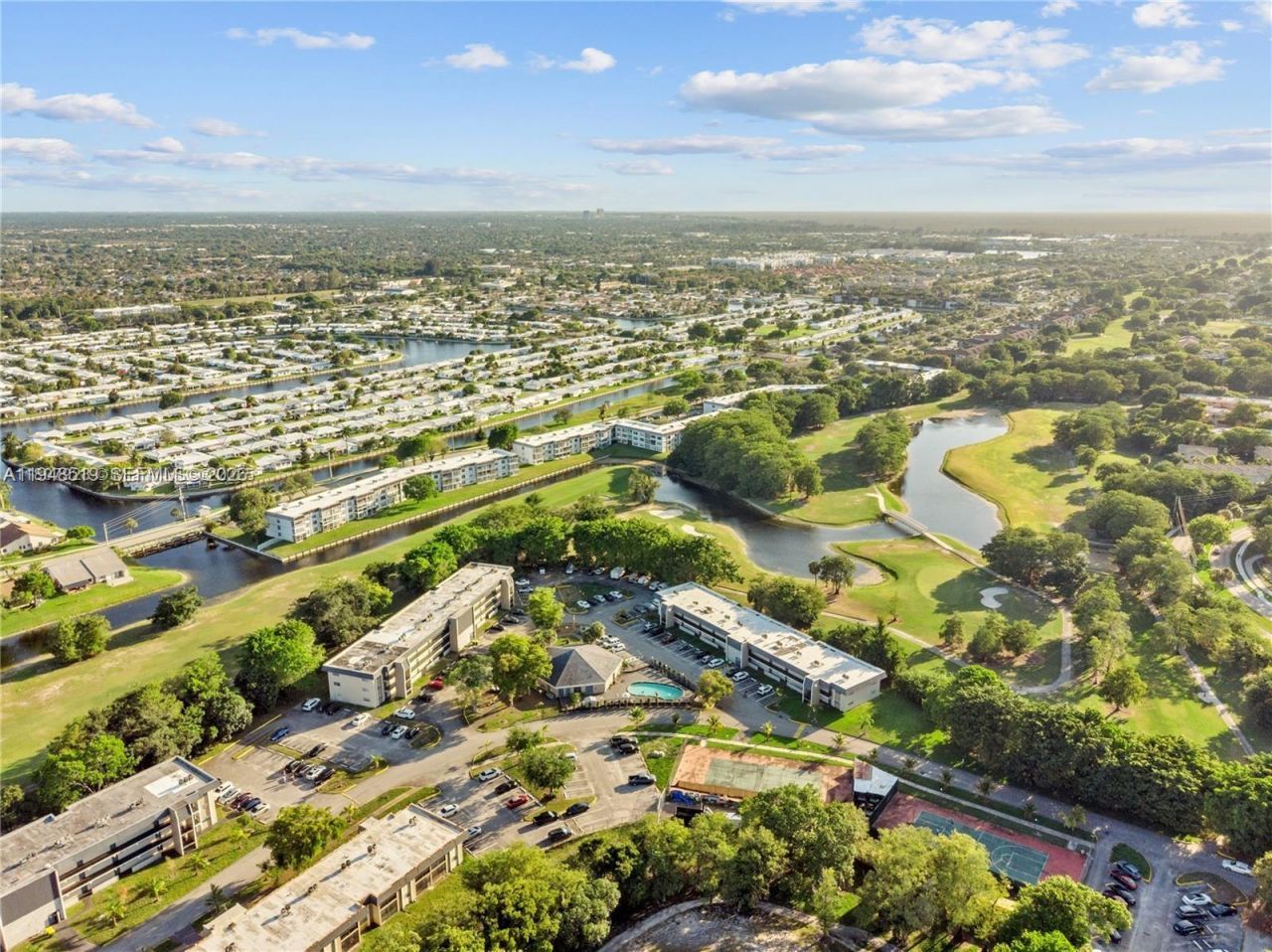 8040 N Colony Cir N, Unit 101, Tamarac, FL 33321 Photo