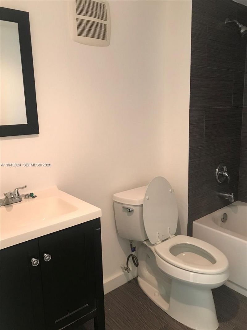 8040 N Colony Cir N, Unit 101, Tamarac, FL 33321 Photo