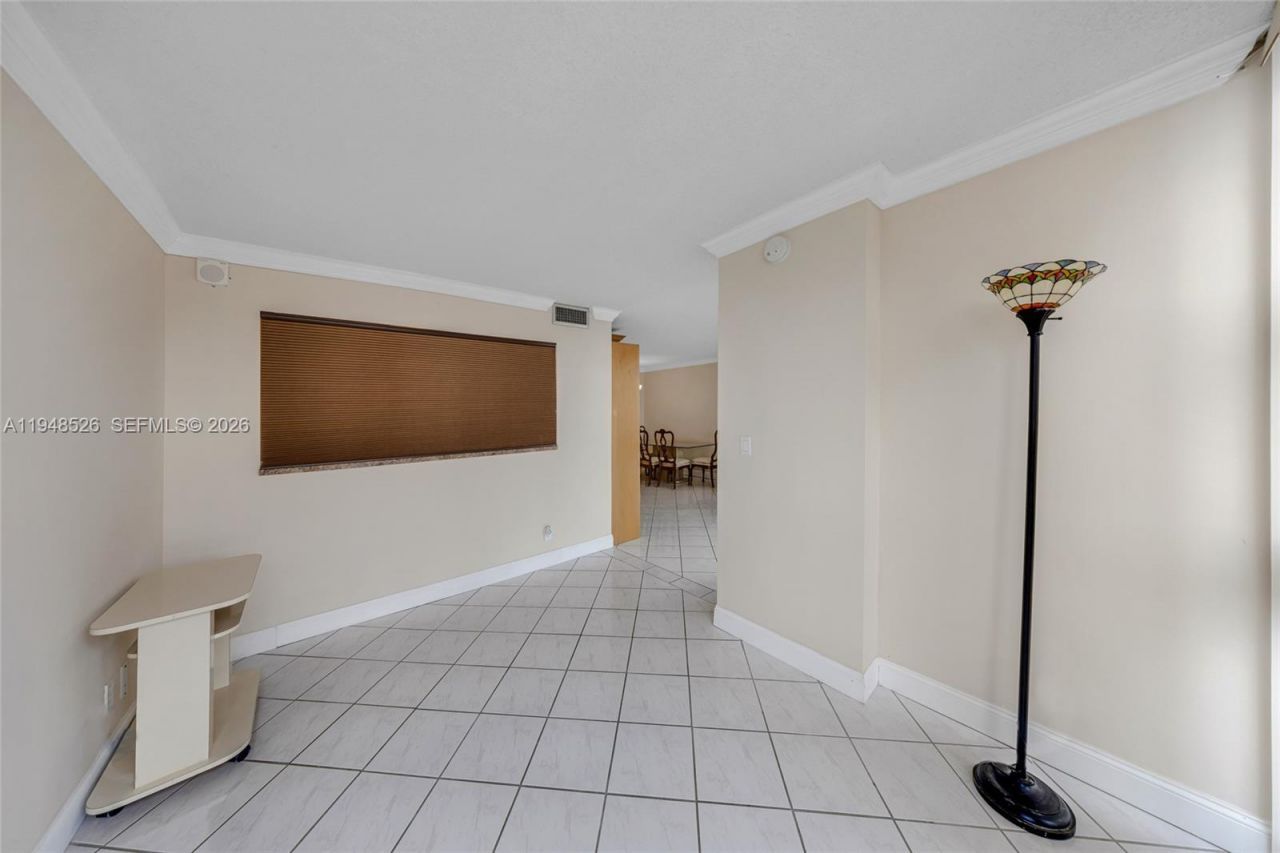 2017 S Ocean Dr, Unit 706, Hallandale Beach, FL 33009 Photo