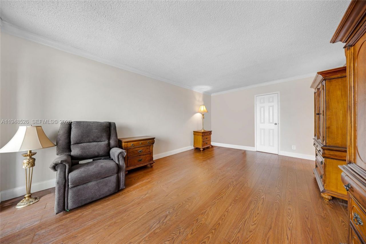 2017 S Ocean Dr, Unit 706, Hallandale Beach, FL 33009 Photo