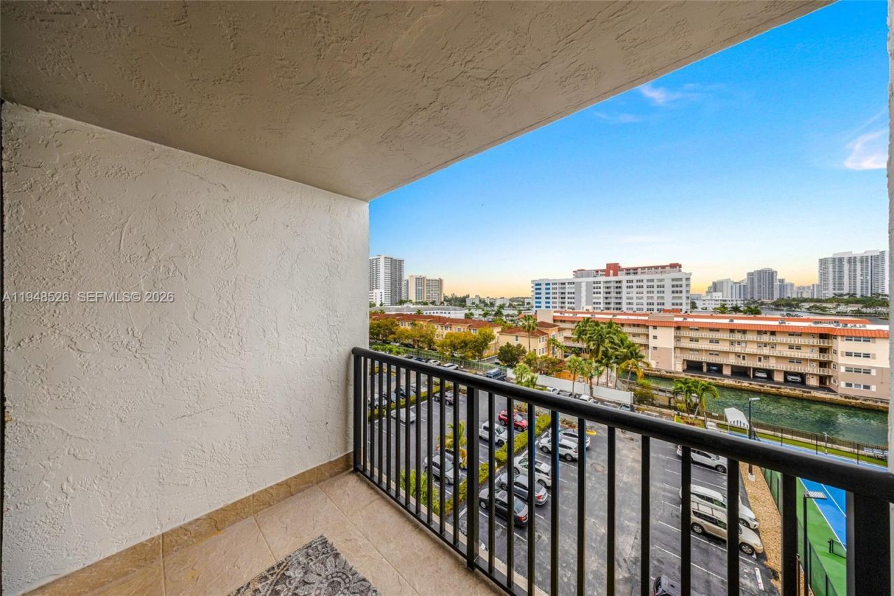 2017 S Ocean Dr, Unit 706, Hallandale Beach, FL 33009 Photo