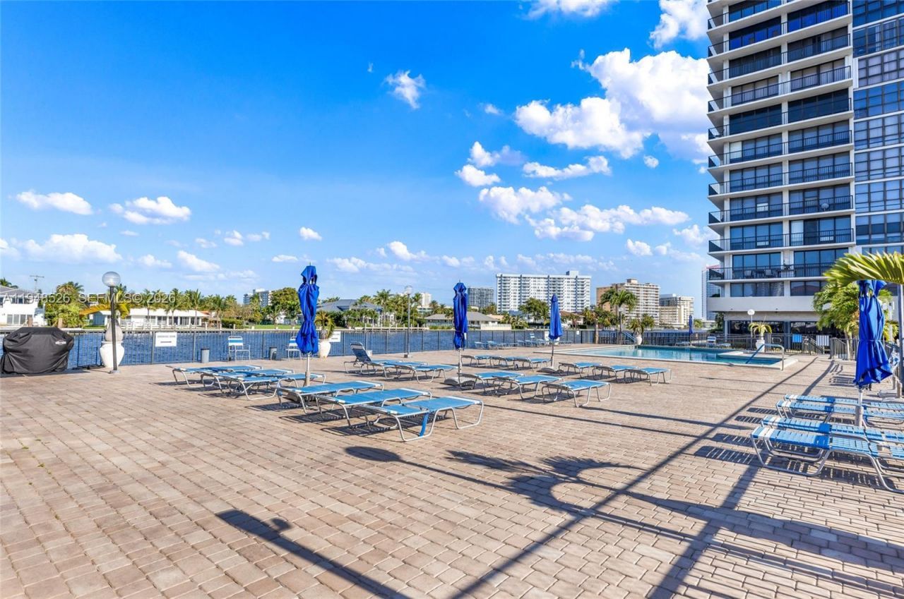 2017 S Ocean Dr, Unit 706, Hallandale Beach, FL 33009 Photo
