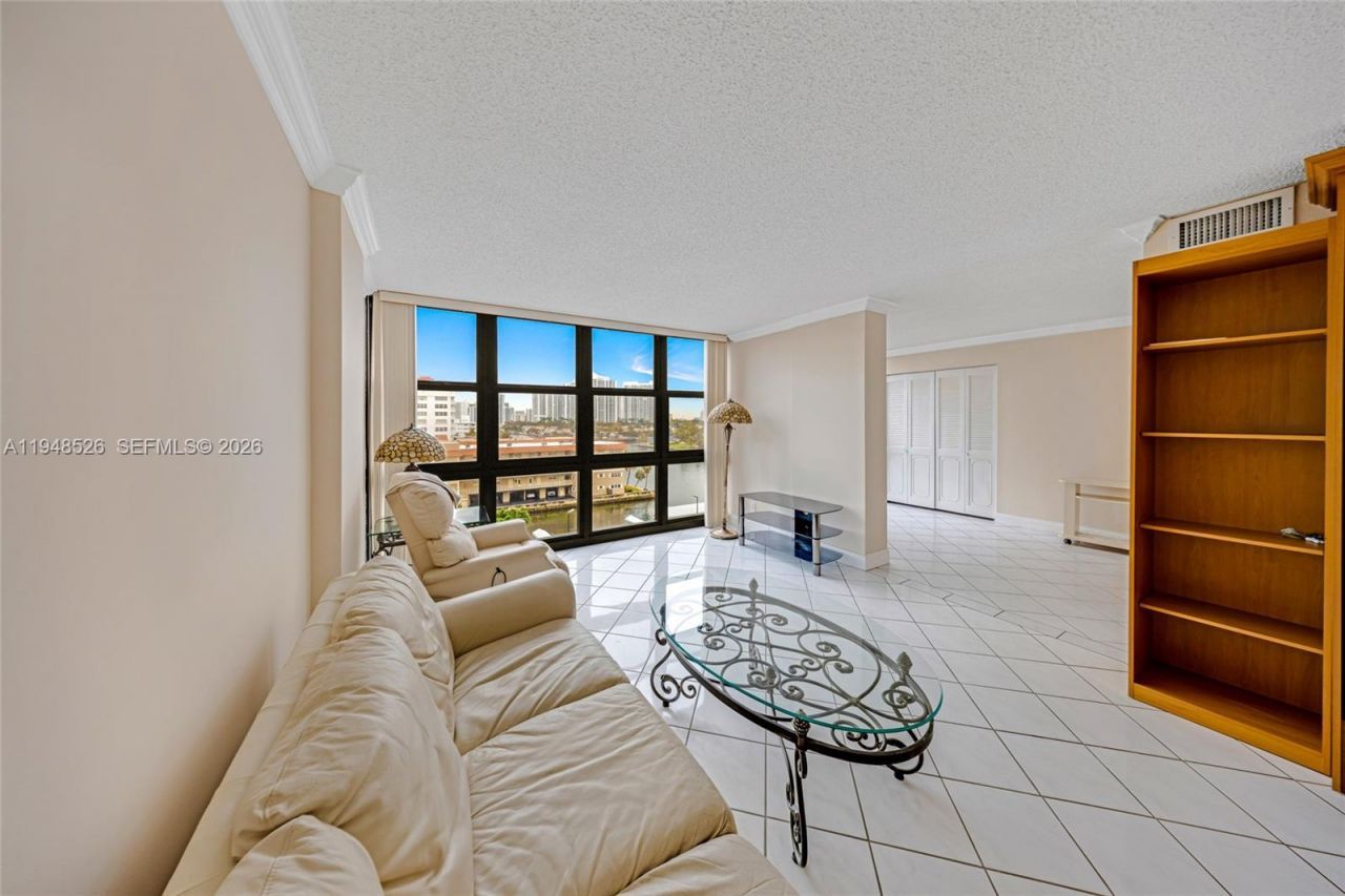 2017 S Ocean Dr, Unit 706, Hallandale Beach, FL 33009 Photo