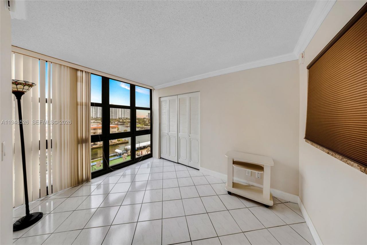 2017 S Ocean Dr, Unit 706, Hallandale Beach, FL 33009 Photo