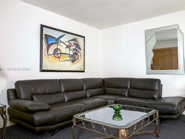 1748 Rodman St, Unit 117, Hollywood, FL 33020