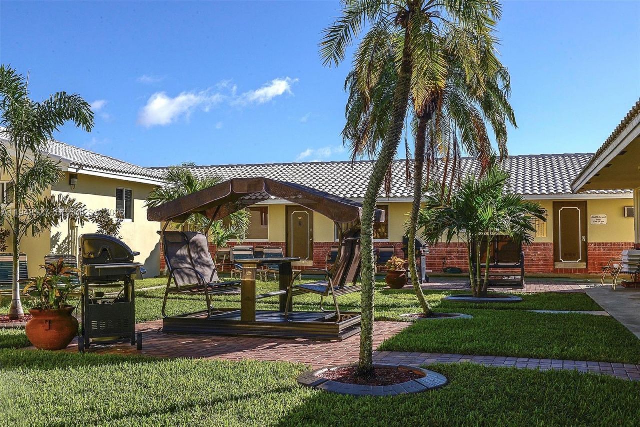 1748 Rodman St, Unit 117, Hollywood, FL 33020 Photo