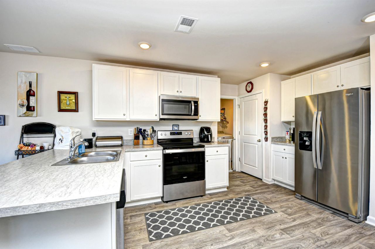 903 Freestyle Ct. Photo 10