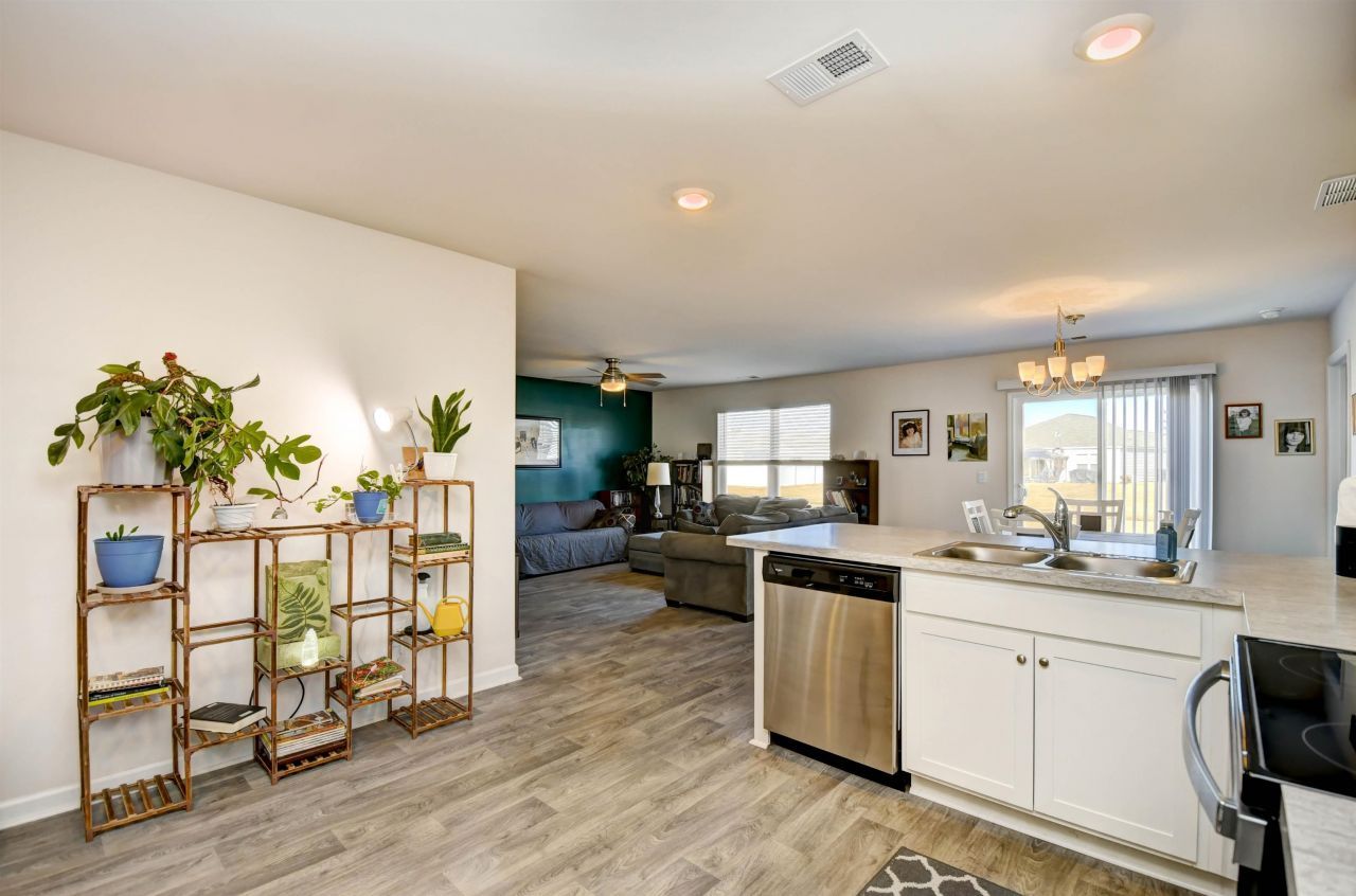 903 Freestyle Ct. Photo 12