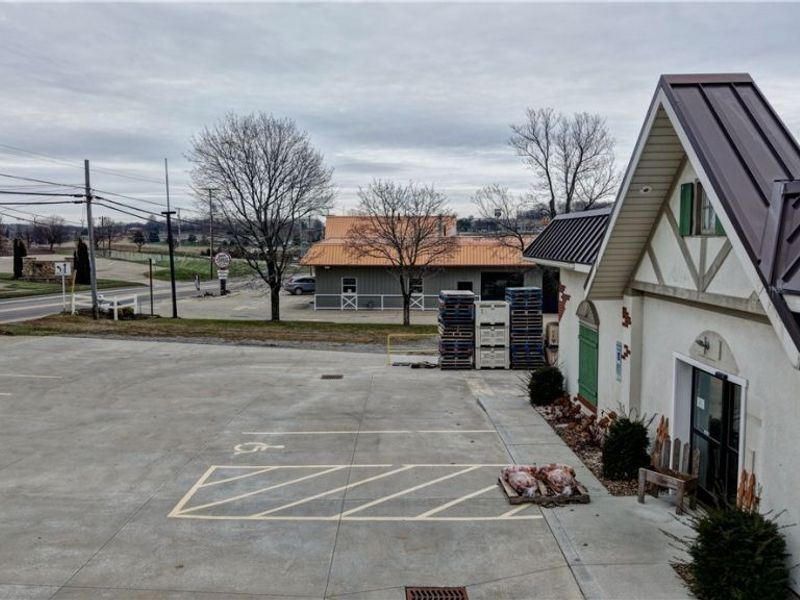 504 Dover Road NE, Sugarcreek, OH 44681 Photo 5