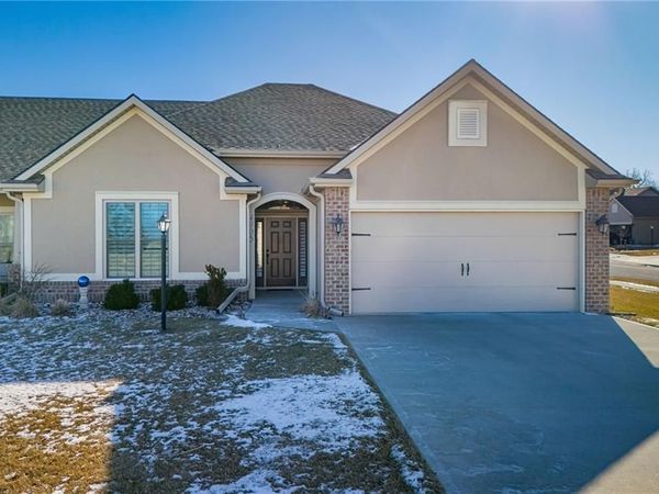 4905 Stonebridge Drive, St Joseph, MO 64505