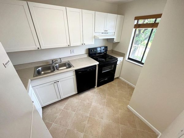 2828 Tennis Club Drive, Unit 207, West Palm Beach, FL 33417