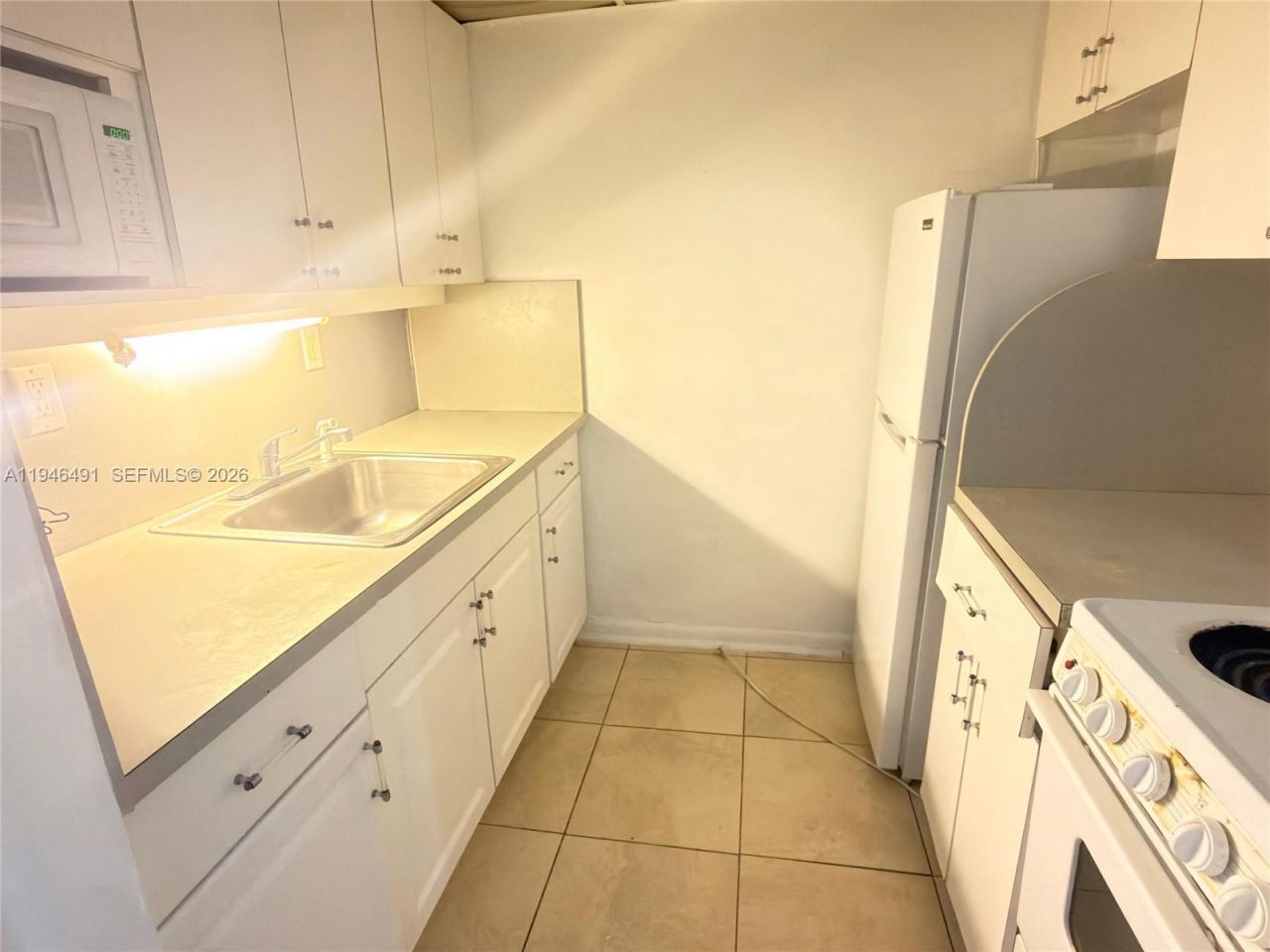 2000 Biarritz Dr, Unit 202, Miami Beach, FL 33141 Photo