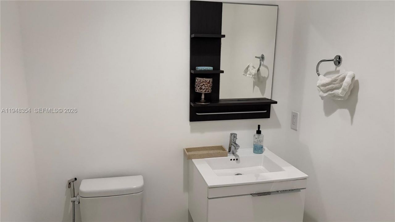 17301 Biscayne Blvd, Unit 1002, North Miami Beach, FL 33160 Photo