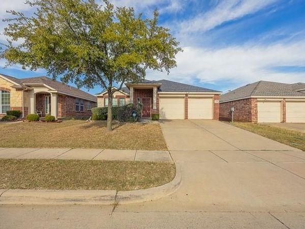 2720 Furlong Drive, Grand Prairie, TX 75051