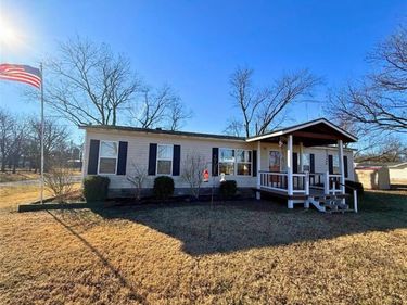 285 N Walnut Street, Deerfield, MO 64741