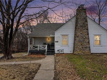 3705 Russell Road, Kansas City, MO 64117