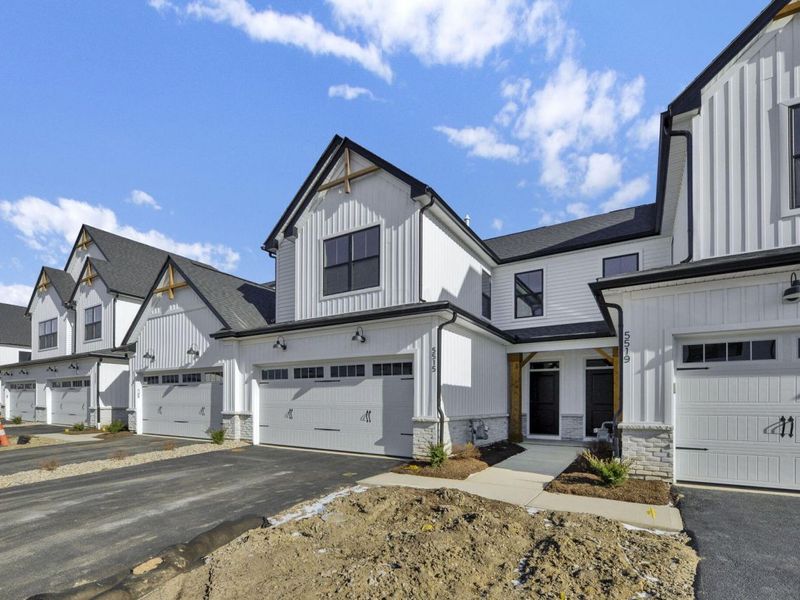 5515 Fawnsbury Court, Powell, OH 43065 Photo 3