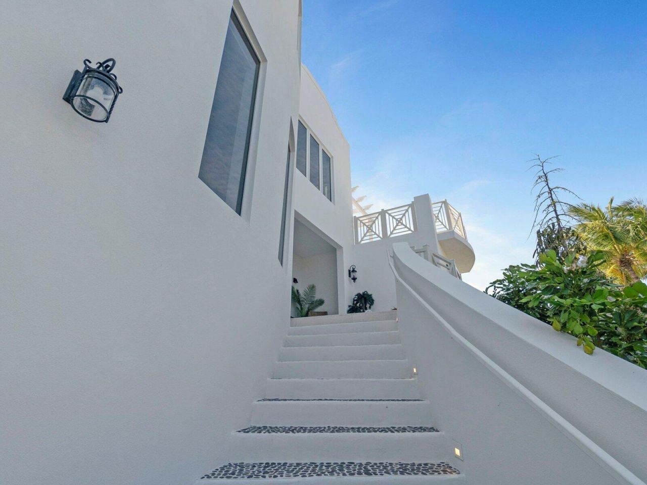 317 E Seaview Circle, Duck Key, FL 33050 Photo