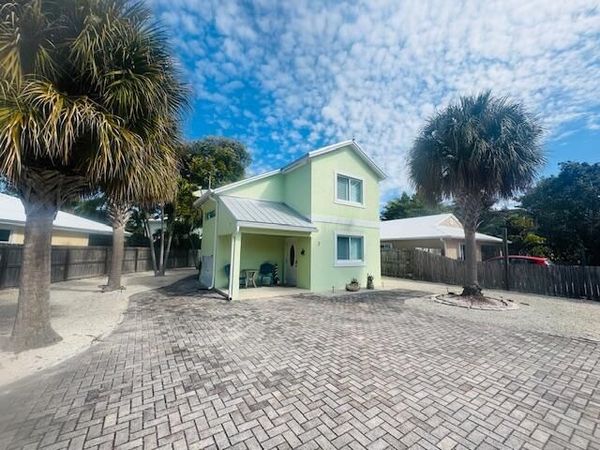 2 Bonefish Avenue, KEY LARGO, FL 33037
