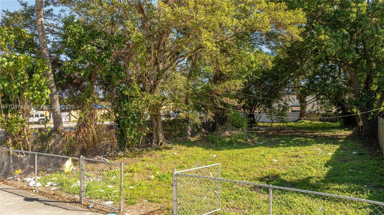 2226 NW 46th St , Miami, FL 33142 Photo