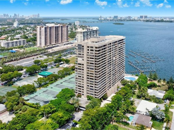11113 Biscayne Blvd, Unit PH8, Miami, FL 33181