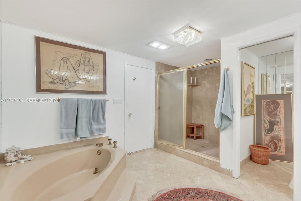 11113 Biscayne Blvd, Unit PH8, Miami, FL 33181 Photo