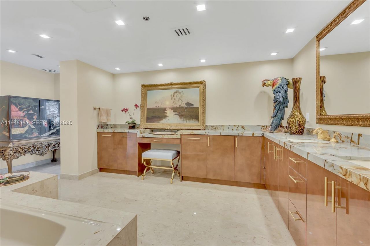 11113 Biscayne Blvd, Unit PH8, Miami, FL 33181 Photo